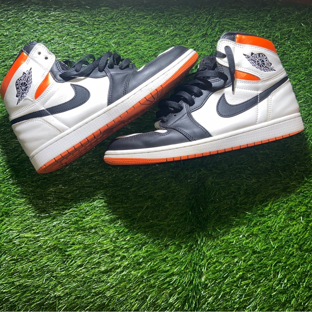 Jordan 1 Electro Orange